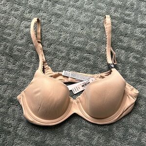 Victoria’s Secret NWT Tshirt bra nude size 34B
